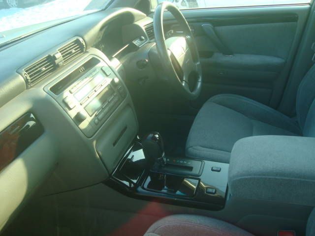 2001 Toyota Crown