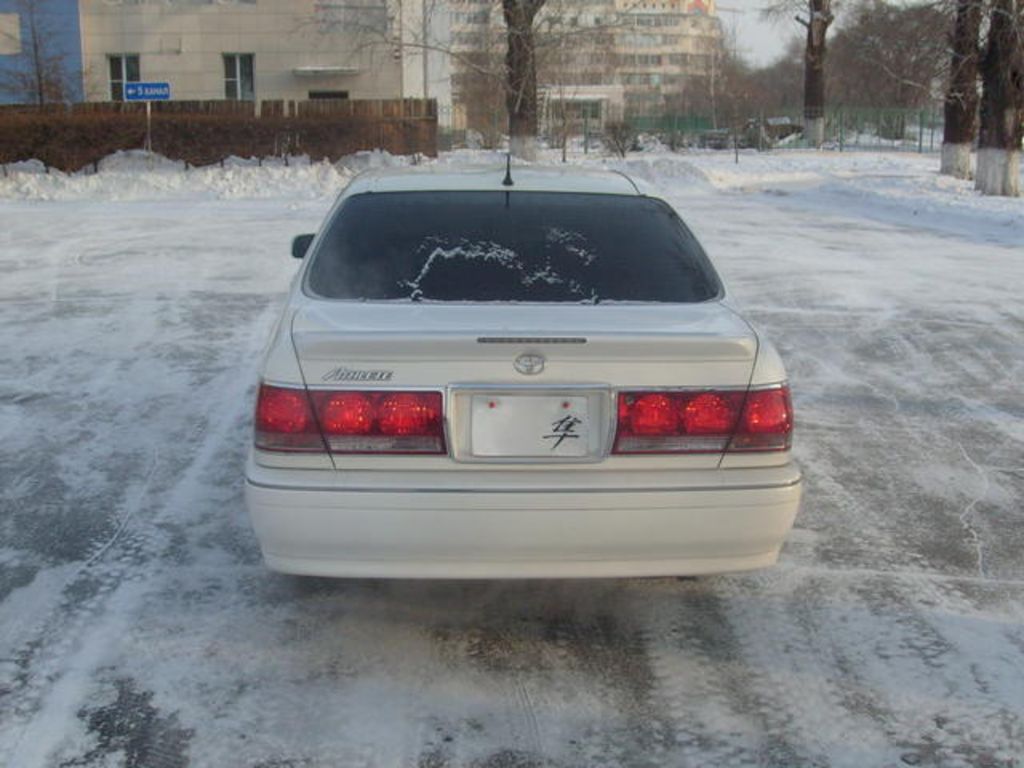 2001 Toyota Crown