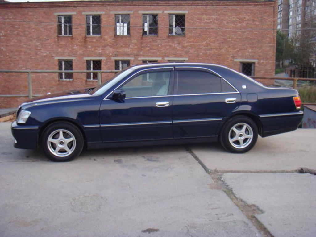 2001 Toyota Crown