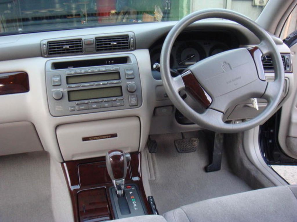 2001 Toyota Crown