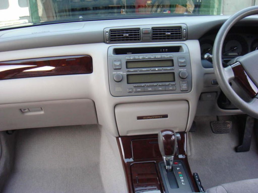 2001 Toyota Crown