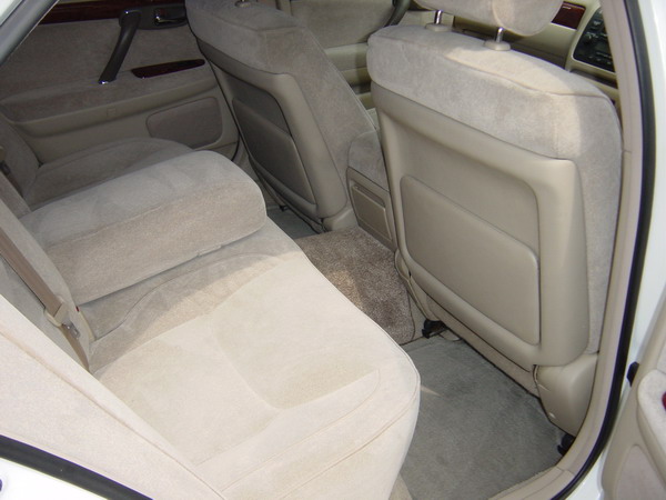 2001 Toyota Crown Photos