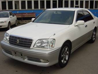 2001 Toyota Crown Pictures