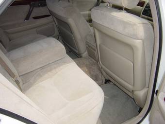 2001 Toyota Crown Pictures