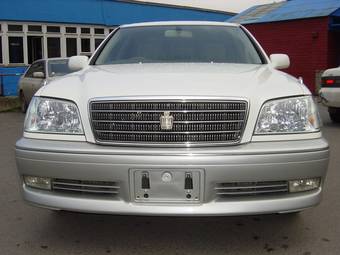 2001 Toyota Crown Photos