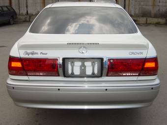 2001 Toyota Crown Photos