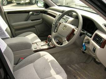 2001 Toyota Crown Pictures