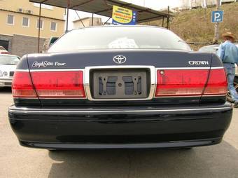 2001 Toyota Crown Photos