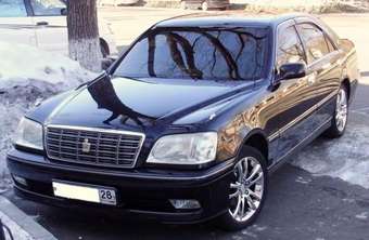 2001 Toyota Crown Photos