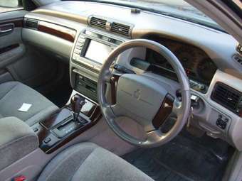 2001 Toyota Crown Pictures