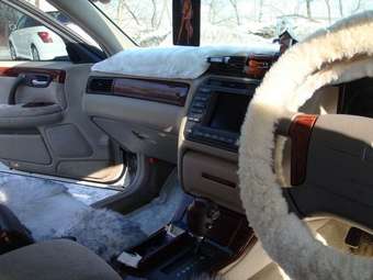 2001 Toyota Crown Photos