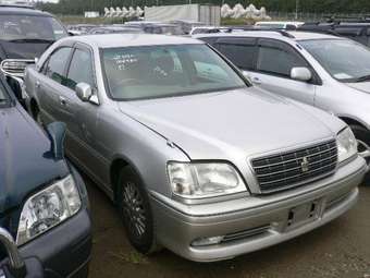 2001 Toyota Crown Photos