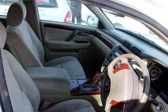 2001 Toyota Crown Pics