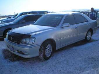 2001 Toyota Crown Photos