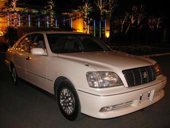 2001 Toyota Crown Pictures