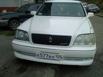 2001 Toyota Crown Photos