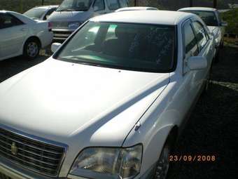 2001 Toyota Crown Pictures