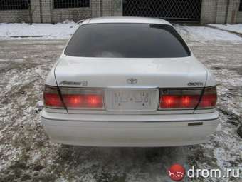 2001 Toyota Crown Pictures