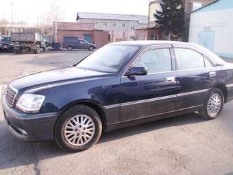 2001 Toyota Crown Photos