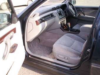 2001 Toyota Crown For Sale