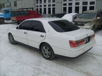 2001 Toyota Crown Photos