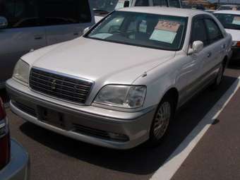 2001 Toyota Crown Pictures