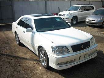 2001 Toyota Crown Pictures