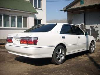 2001 Toyota Crown Pictures