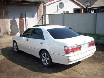 2001 Toyota Crown Photos