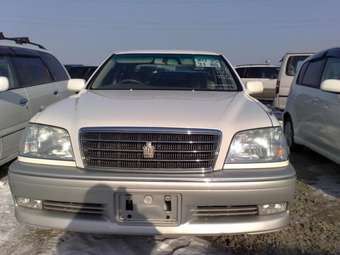 2001 Toyota Crown Photos