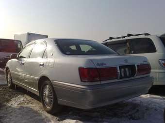 2001 Toyota Crown Pictures