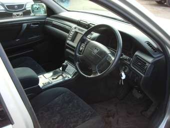 2001 Toyota Crown Photos