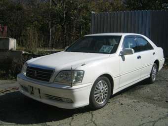 2001 Toyota Crown Pictures