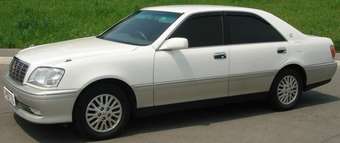 2001 Toyota Crown Images