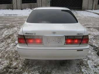 2001 Toyota Crown Images