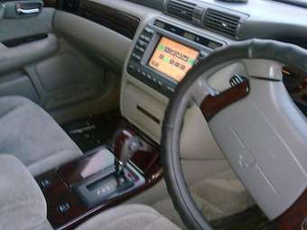 2001 Toyota Crown Pictures