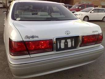 2001 Toyota Crown Pictures