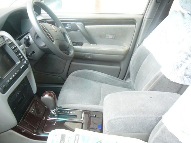 2002 Toyota Crown