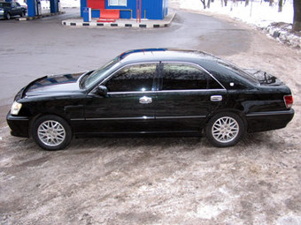 2002 Toyota Crown Images