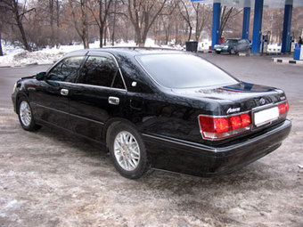 2002 Toyota Crown Pictures