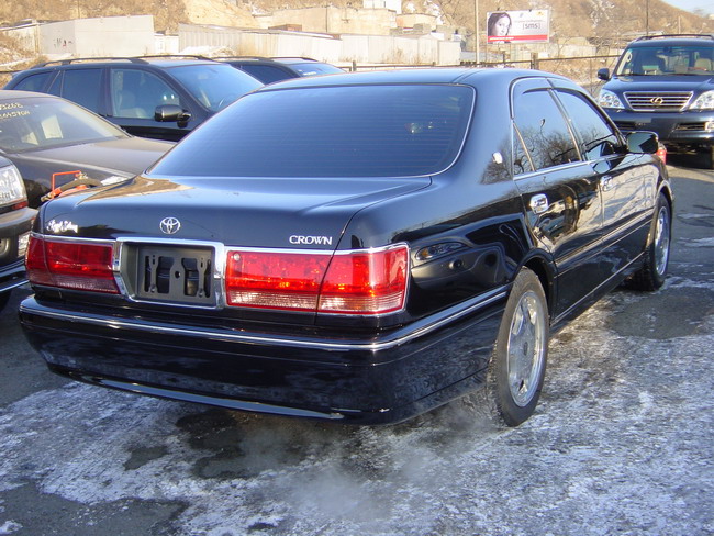 2002 Toyota Crown Pictures
