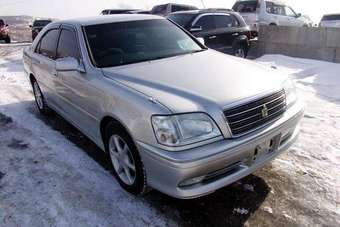 2002 Toyota Crown Pics