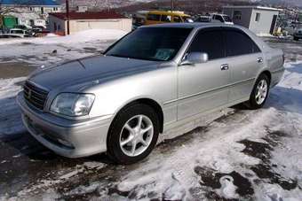 2002 Toyota Crown Pictures