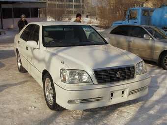 2002 Toyota Crown Pictures