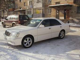 2002 Toyota Crown Pictures