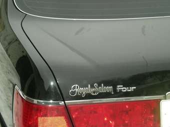 2002 Toyota Crown Pictures