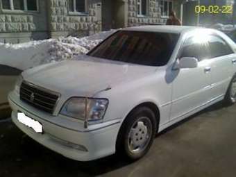 2002 Toyota Crown Photos