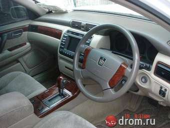 2002 Toyota Crown Images