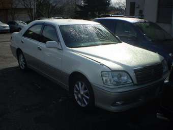 2002 Toyota Crown Pictures