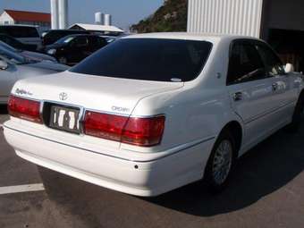 2002 Toyota Crown Pictures